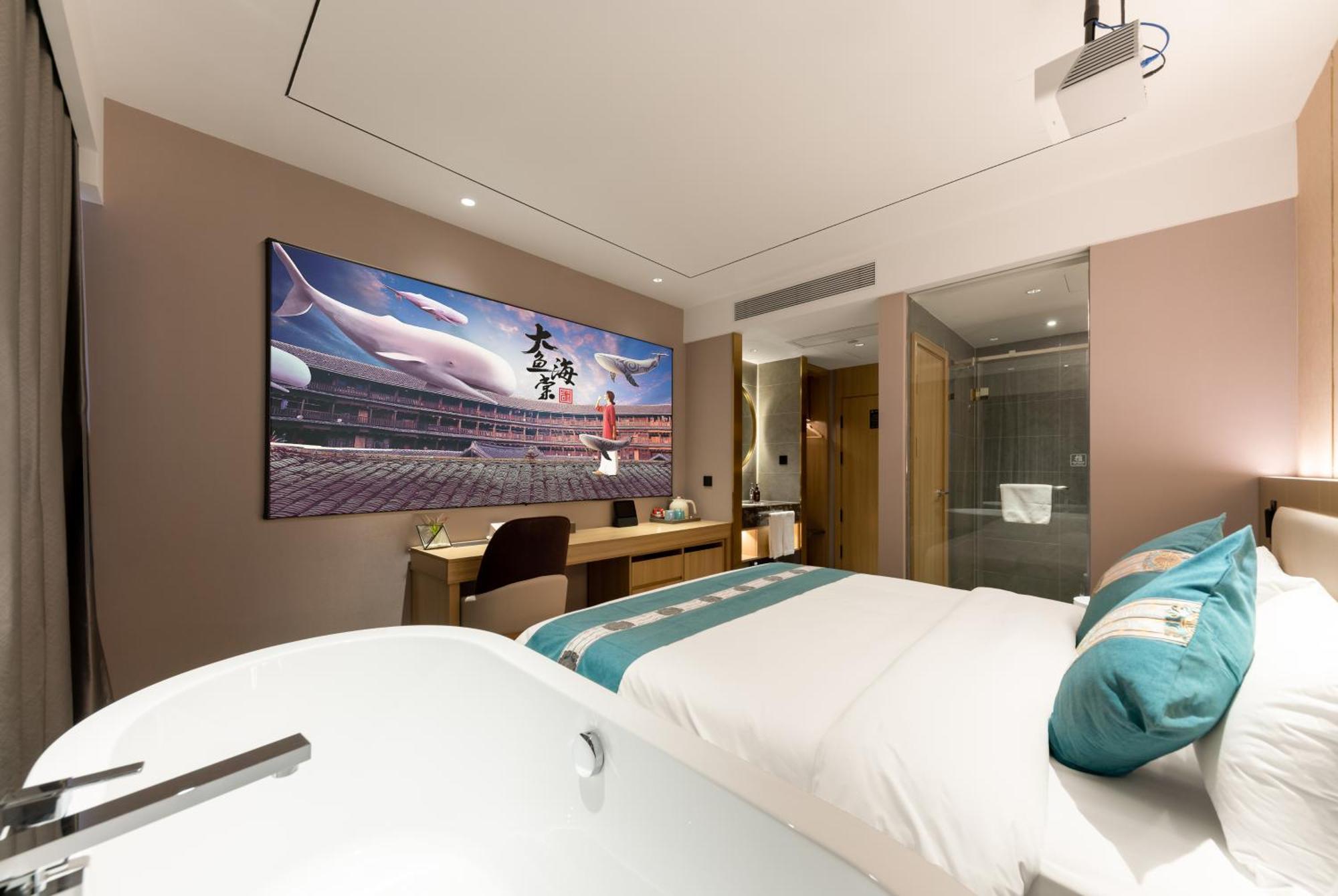 East Sacred Hotel--Very Near Beijing Tiananmen Square ,The Forbidden City,The Temple Of Heaven ,3 Minutes' Walk To Wangfujing Subway ,Located In The Center Of Beijing, Many Shopping Malls Around,Newly Renovated Hotel-Able To Receive Foreign Guests ภายนอก รูปภาพ A room at the hotel