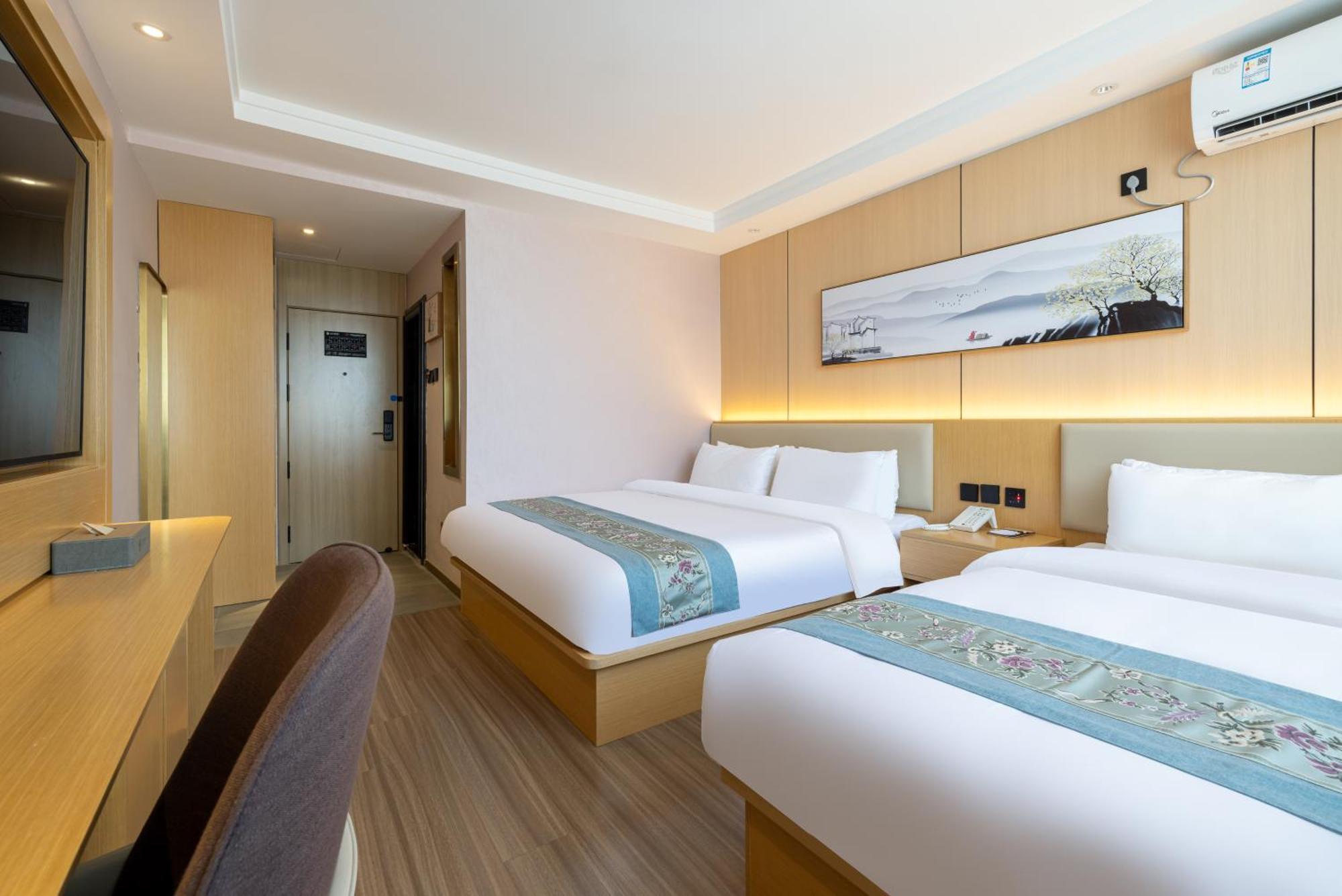 East Sacred Hotel--Very Near Beijing Tiananmen Square ,The Forbidden City,The Temple Of Heaven ,3 Minutes' Walk To Wangfujing Subway ,Located In The Center Of Beijing, Many Shopping Malls Around,Newly Renovated Hotel-Able To Receive Foreign Guests ภายนอก รูปภาพ