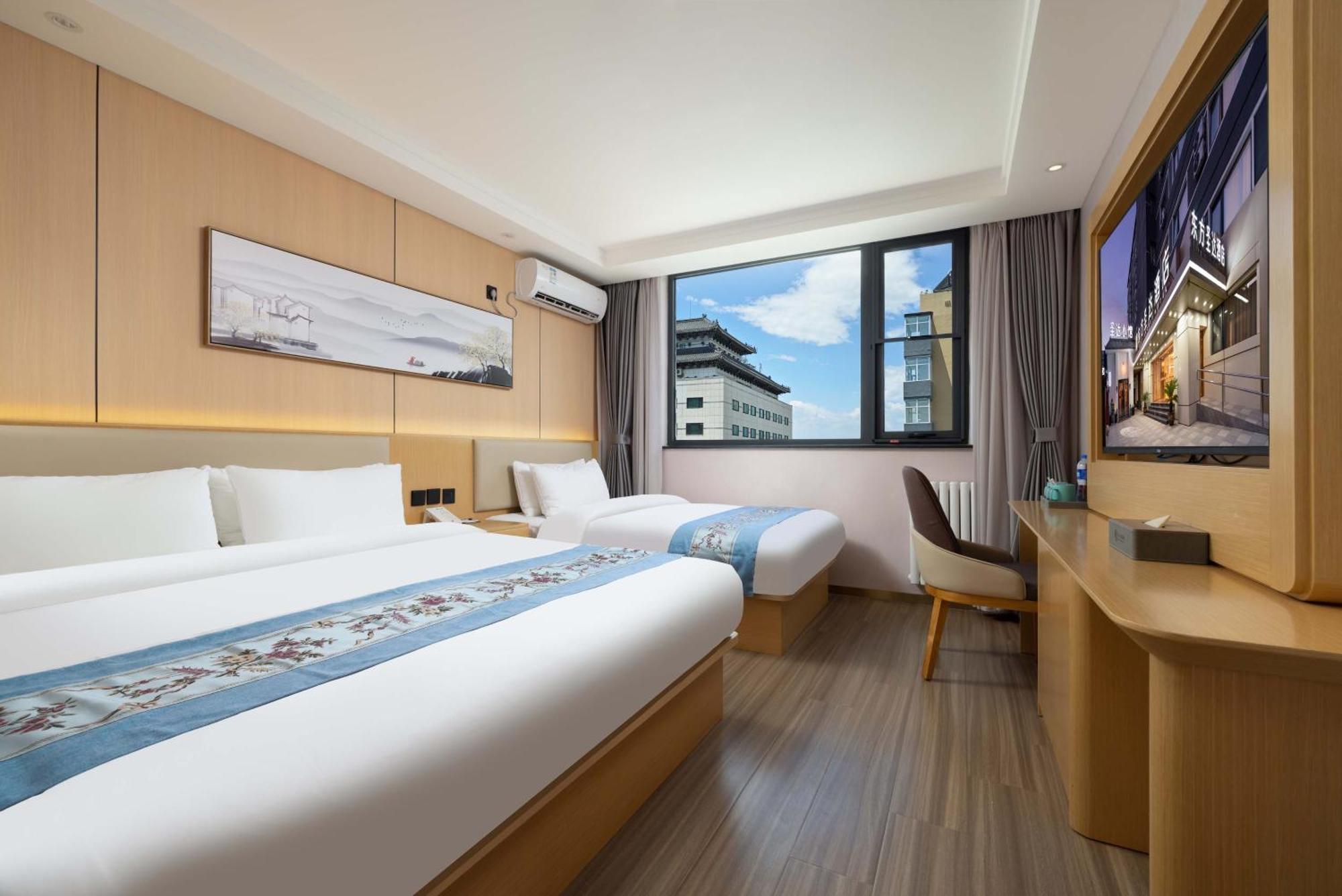 East Sacred Hotel--Very Near Beijing Tiananmen Square ,The Forbidden City,The Temple Of Heaven ,3 Minutes' Walk To Wangfujing Subway ,Located In The Center Of Beijing, Many Shopping Malls Around,Newly Renovated Hotel-Able To Receive Foreign Guests ภายนอก รูปภาพ